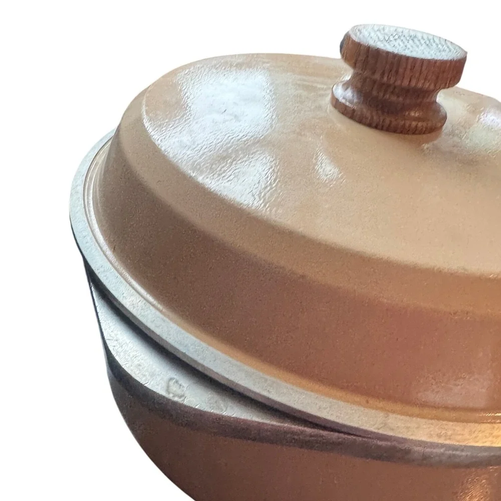 Vintage Club Cast Aluminum Dutch Oven‎ Pot with Lid Harvest Gold Tan Wood Knob